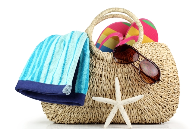 10 неща, които да не забравите в плажната чанта