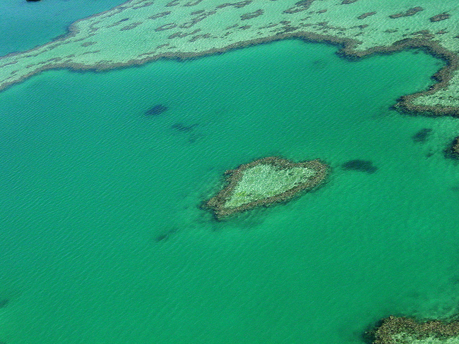 10 места, които изглеждат нереални, но съществуват - Остров във форма на сърце