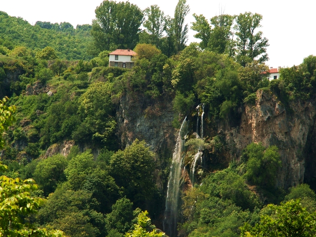 Водопад Полска Скакавица: Цветът на зеленото