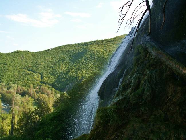 Водопад Полска Скакавица: Цветът на зеленото