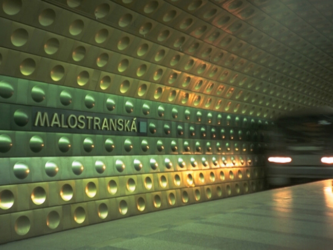 Туристи в... метростанцията - Линия А на пражкото метро
