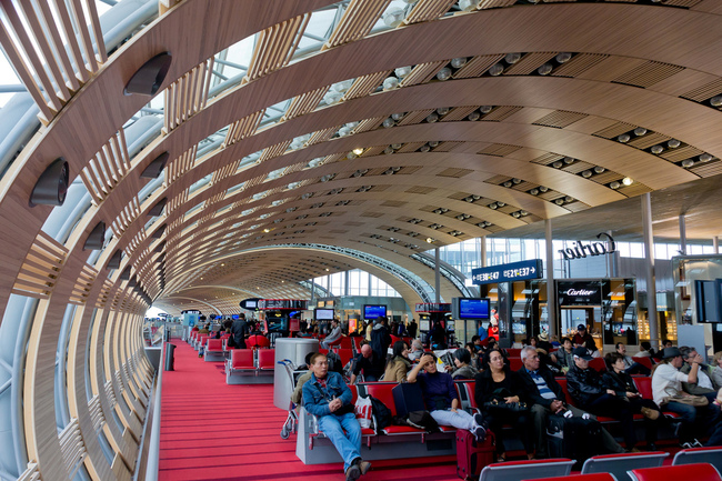 Топ 5 на най-ужасните летища по света - Летище Шарл дьо Гол - Париж 
