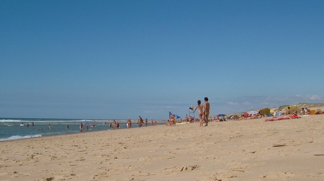 Най-популярните нудистки плажове в света - Монталиве Бийч, Франция