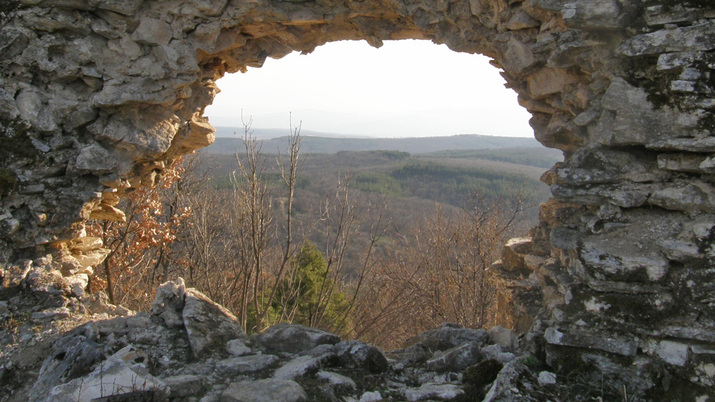 Лютица: Мраморната крепост на Родопите