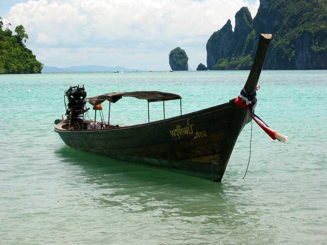 Топ 10 вълнуващи водни приключения - С лодка в Тайланд