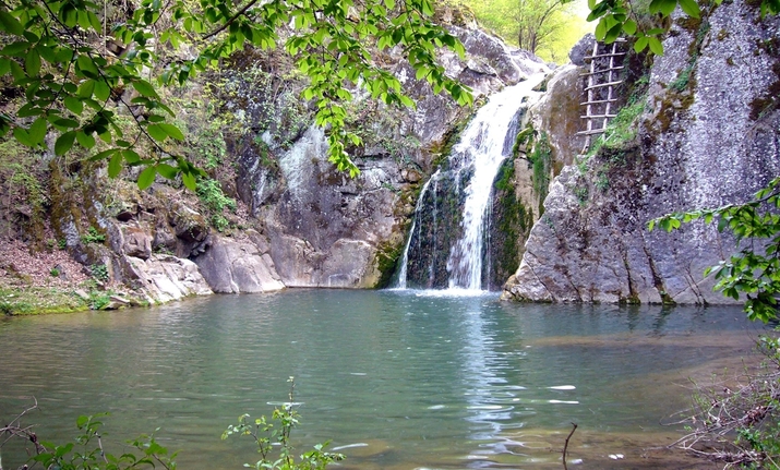 Водопад Скока край село Калейца