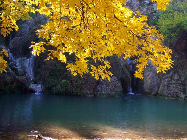 Маршрути по следите на есенните листа - Хотнишки водопад край Велико Търново