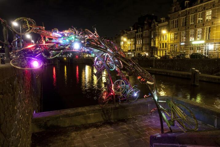 Амстердам: Зимният град от приказките