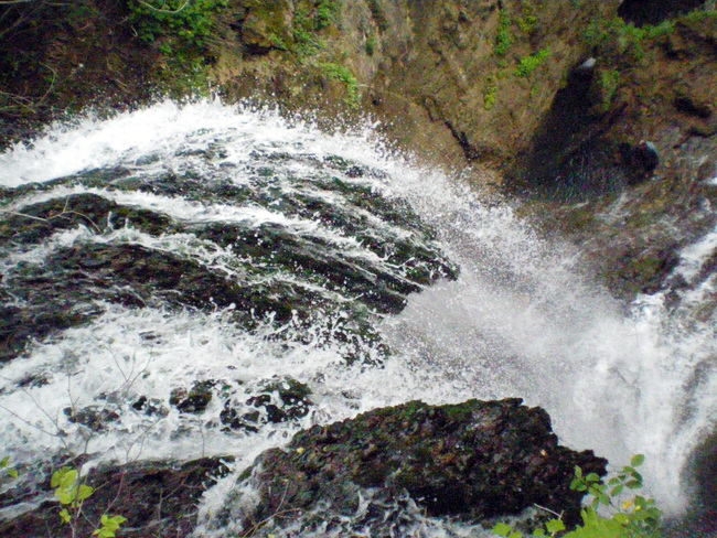 Кога и защо да (не) видите Крушунските водопади