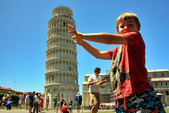 10 предимства да си дете на път - Можеш да се държиш като най-загубения турист