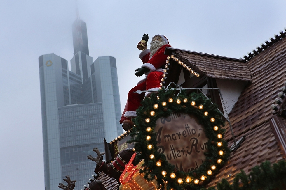 Как оцелява Коледа в сериозния Франкфурт (фотогалерия)