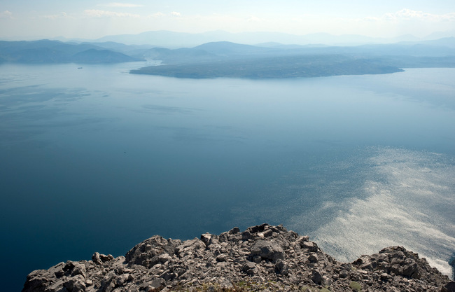 Протокът Еврип и водата, която тече в различни посоки