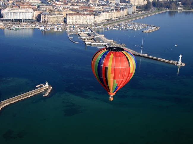 Женева – забележителности за един уикенд - Балон над Женевското езеро