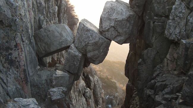 10 скални образувания, които ще завладеят сърцето ви - Безсмъртният мост, Китай