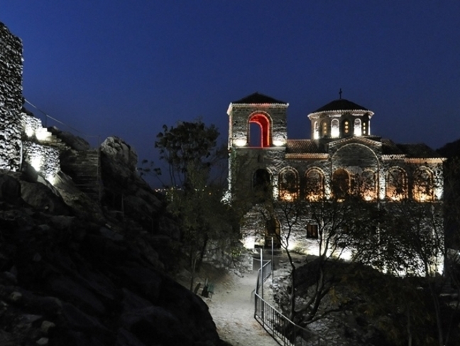 Топ 20 нови български забележителности за 2013 г. - Нощен тур из Асенова крепост
