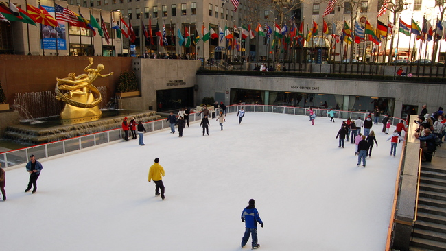 10-те най-удивителни ледени пързалки в света - Рокфелер център (Ню Йорк, САЩ)