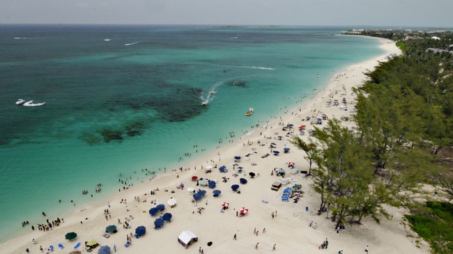 10 плажа, които ще покорят сърцето ви - Кабидж Бийч (Зелев плаж), Бахамите 