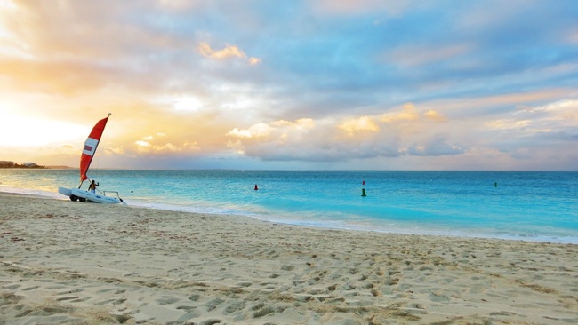 10 плажа, които ще покорят сърцето ви - Грейс бей, Търкс и Кайкос