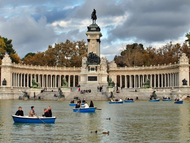 Парк Ретиро в Мадрид – кралска разходка