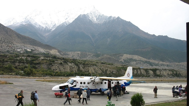 10 от най-оригиналните летища в света - Летището в Лукла, Непал