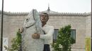 Фото сряда: 10 статуи отвъд границите на абсурда - Слава на човешко-рибешката дружба