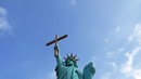 Фото сряда: 10 статуи отвъд границите на абсурда - Статуя на свободата... чрез Христос