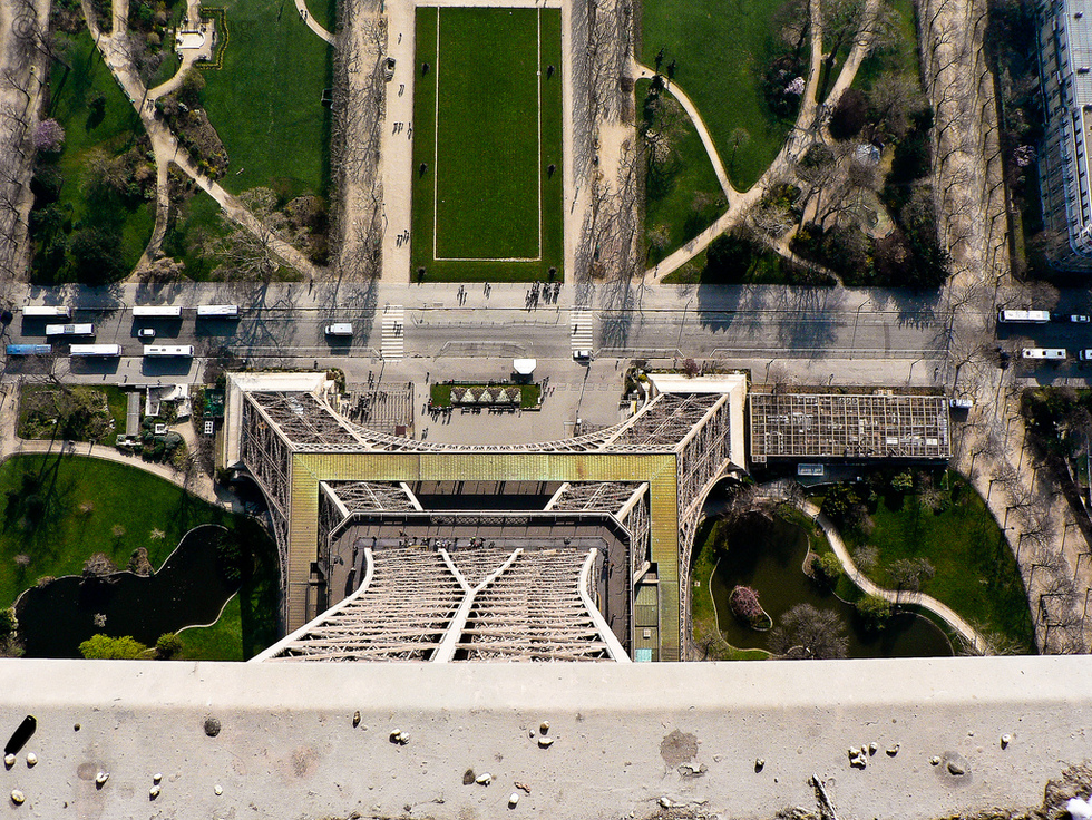 Фото сряда: 11 града отвисоко - Изглед от Айфеловата кула, Париж