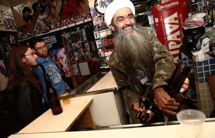 Барът, в който сервира Осама бин Ладен