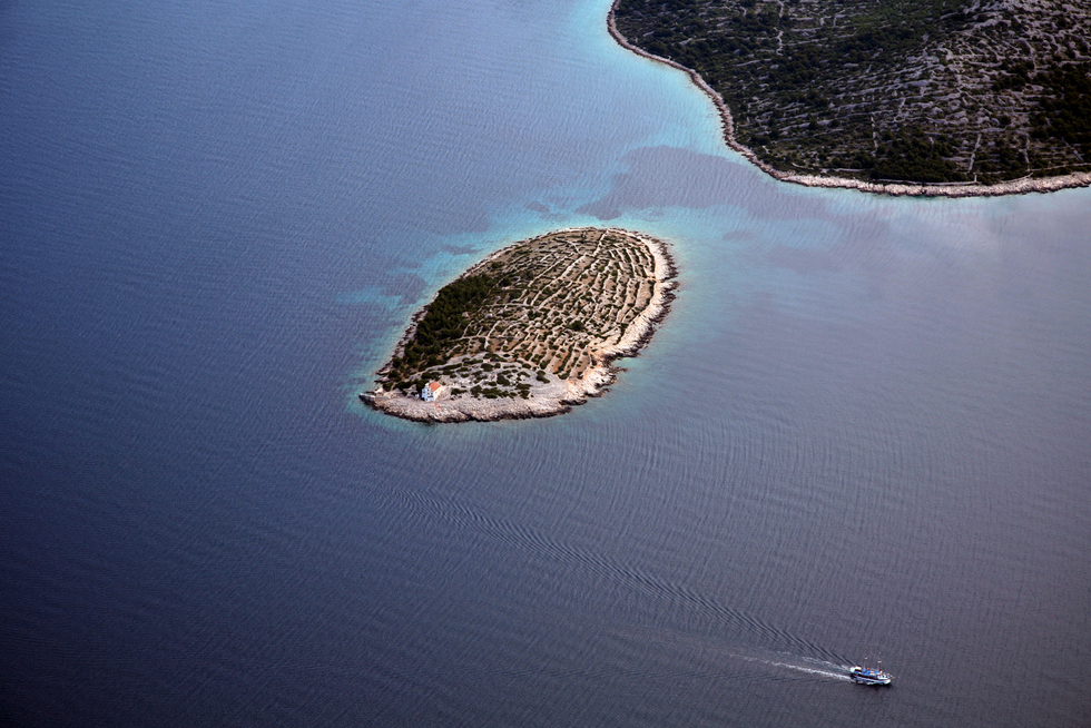Хърватия: Да нощуваш в морски фар - Остров Пришняк