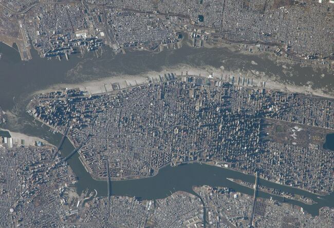 17 забележителности през погледа на астронавта (фотогалерия) - Манхатън, Ню Йорк (Сентрал парк вдясно)