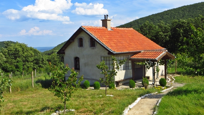 Манастирът край село Люляково