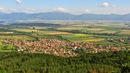 Тайнственият мегалит при Бузовград - Изглед към Розовата долина и Бузовград.