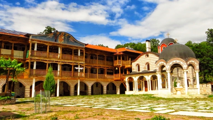 10 малко известни манастира в България