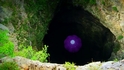С балон до дъното на пещера (видео)
