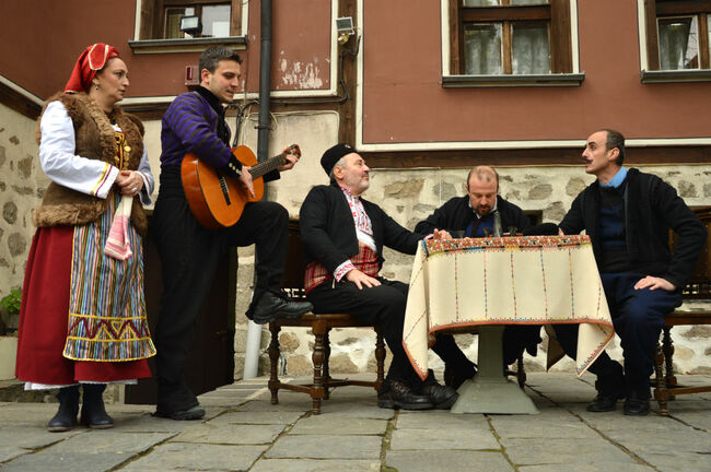 На сватба в Стария Пловдив (фотогалерия)