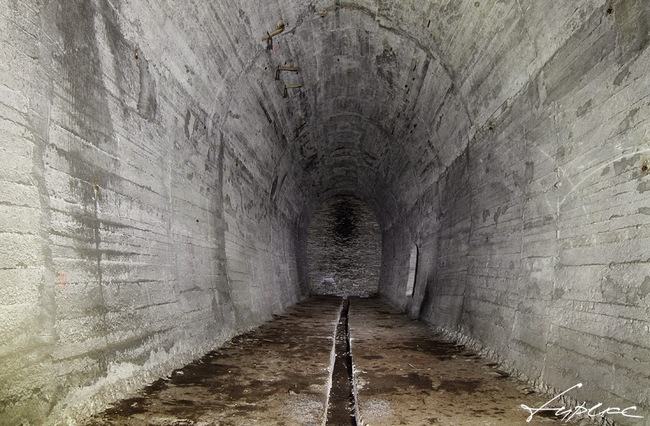 Недовършеният тунел по недовършената жп линия Варна-Бургас