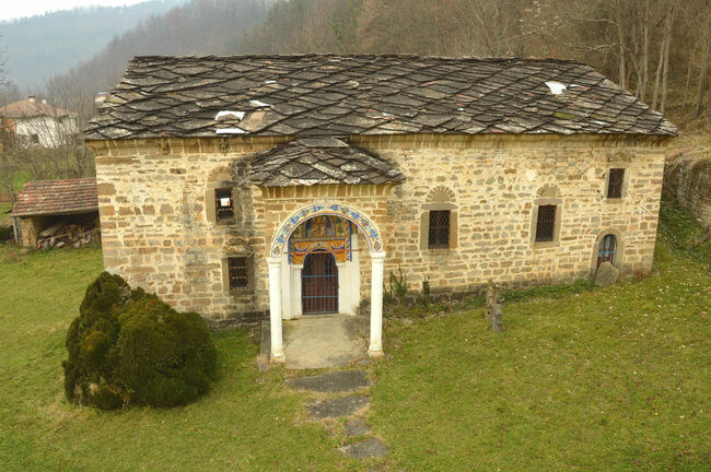 Село Скандалото под Балкана