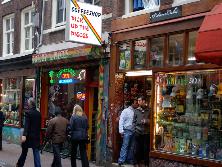 Докога кофишоповете в Амстердам ще са отворени за туристи