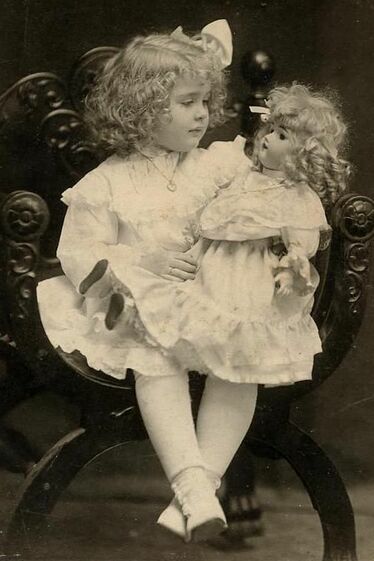 Немски порцеланови кукли от 19-и век - играчките на децата преди 100 години