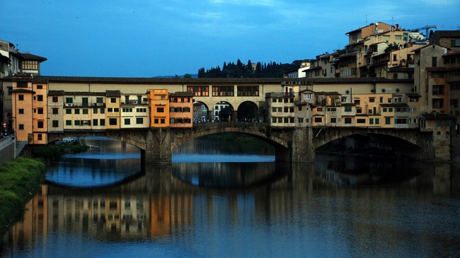 Мостът Понте Векио – вековната история на Флоренция