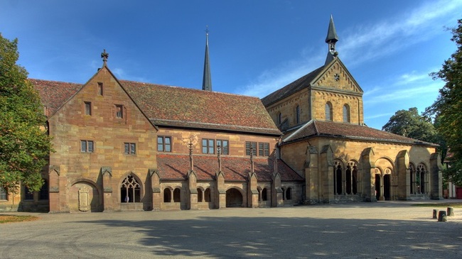 Манастирът Молборн – германският религиозен център