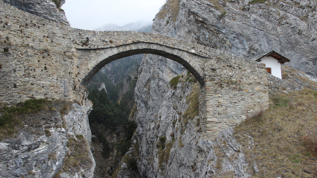 Легендата за Дяволския мост в Швейцария