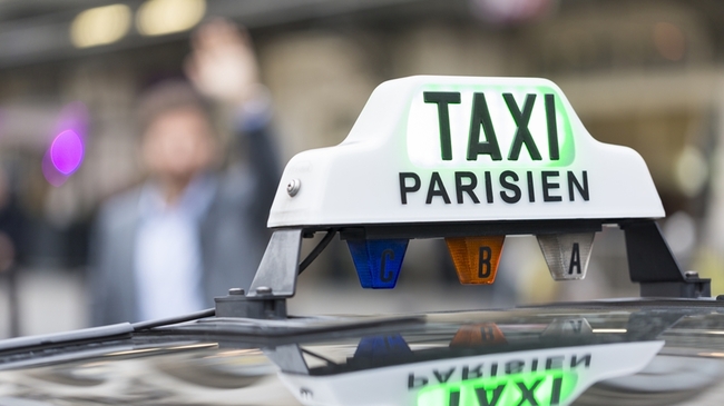 Плащате с банкова карта във френските таксита