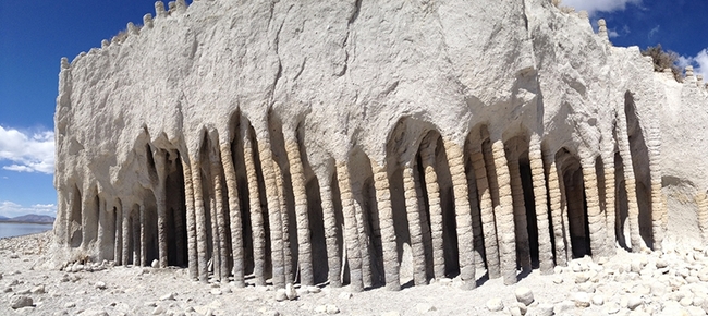 Тайнствените каменни колони при езерото Кроули