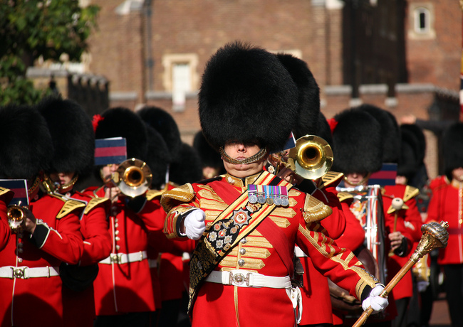 Топ 10 най-странни кралски стражи - Великобритания