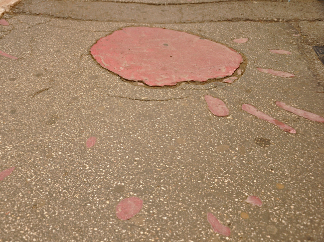 Розите на Сараево – асфалтът напомня за войната