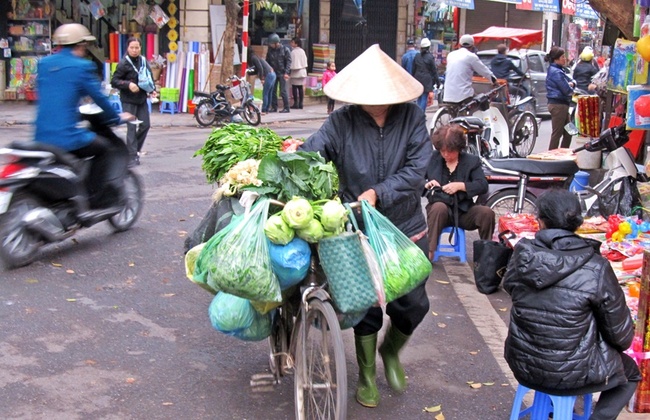 Виетнам: Барбекю на тротоара в Ханой и соц в Хо Ши Мин