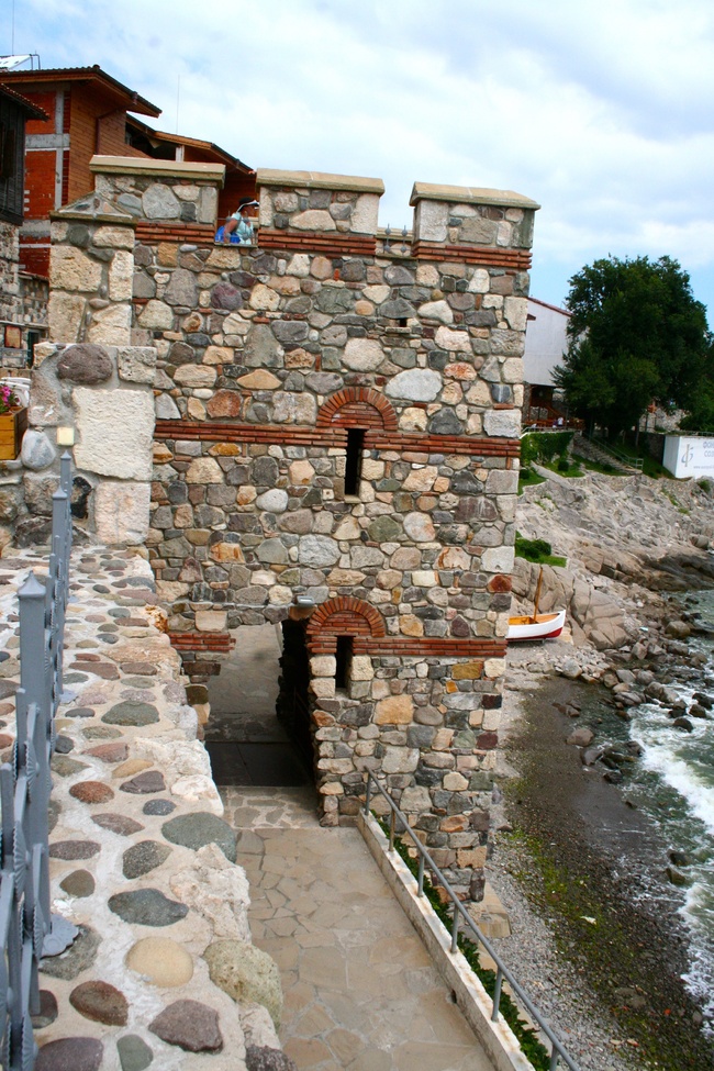 Старата крепостна стена