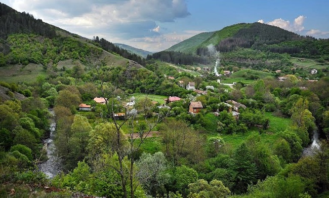 Бакьово: Село с 8 души е идеалното място за йога