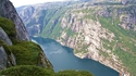 Великолепен фиорд в Норвегия от птичи поглед (видео)